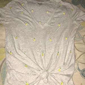 V neck pineapple tee